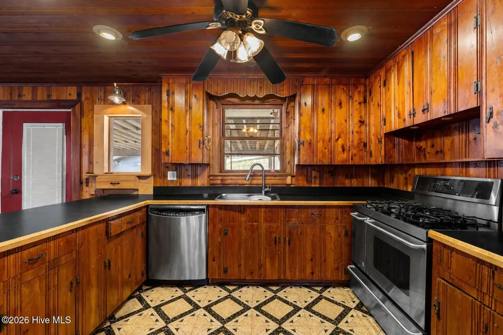 325 Bartlett Road Warsaw, NC 28398