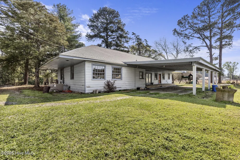 325 Bartlett Road Warsaw, NC 28398