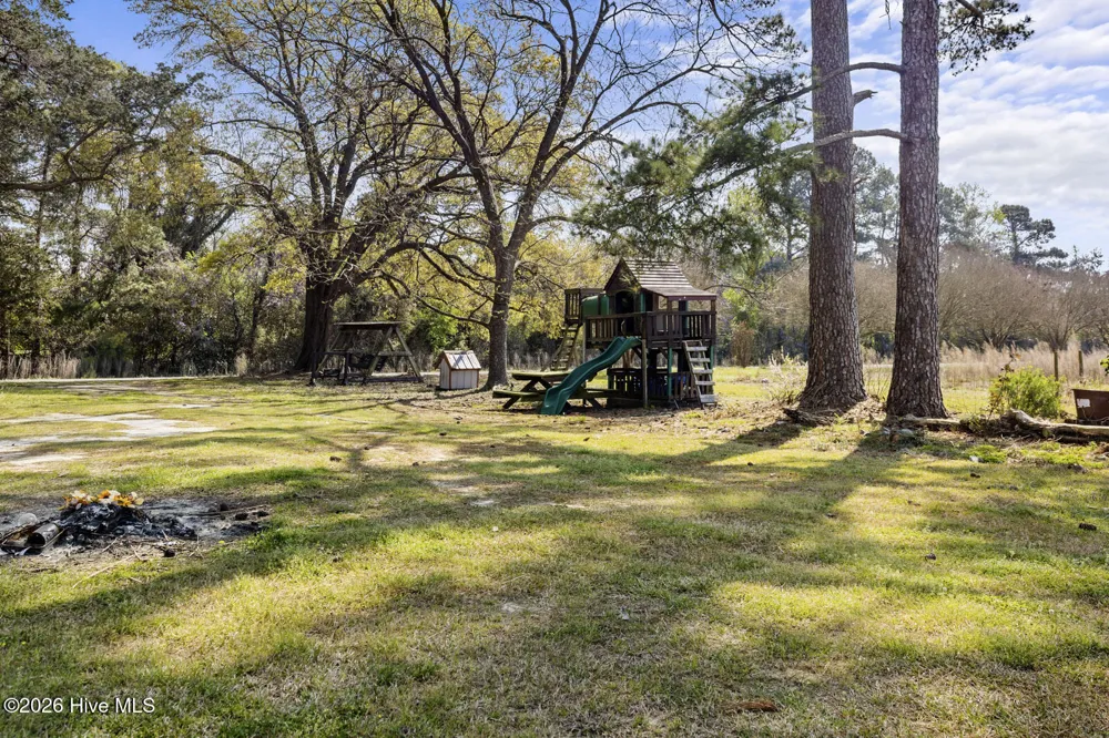 325 Bartlett Road Warsaw, NC 28398