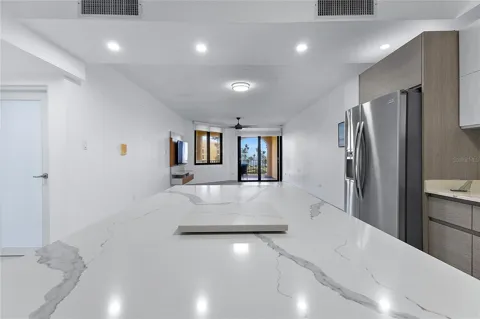 190 CANDELERO DRIVE #175