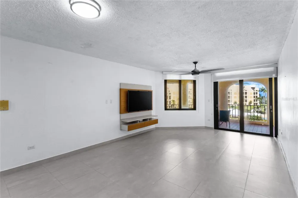 190 CANDELERO DRIVE #175 Humacao, PR 00791