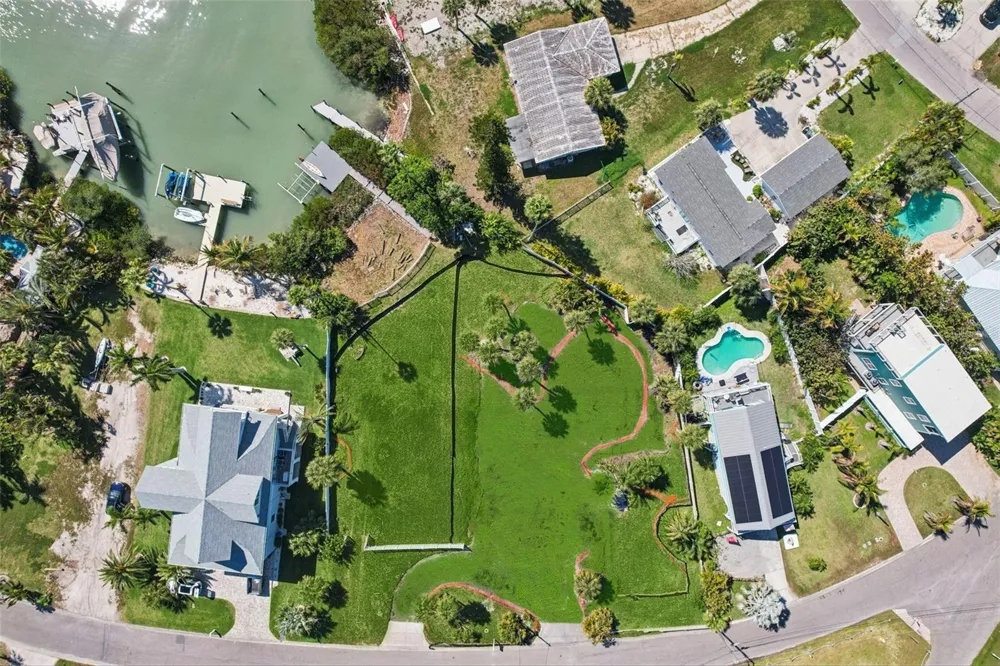 15825 REDINGTON DRIVE Redington Beach, FL 33708