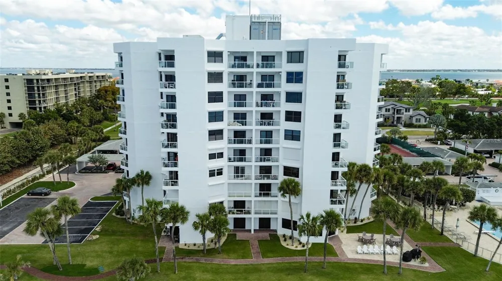 1050 LONGBOAT CLUB ROAD #506 Longboat Key, FL 34228