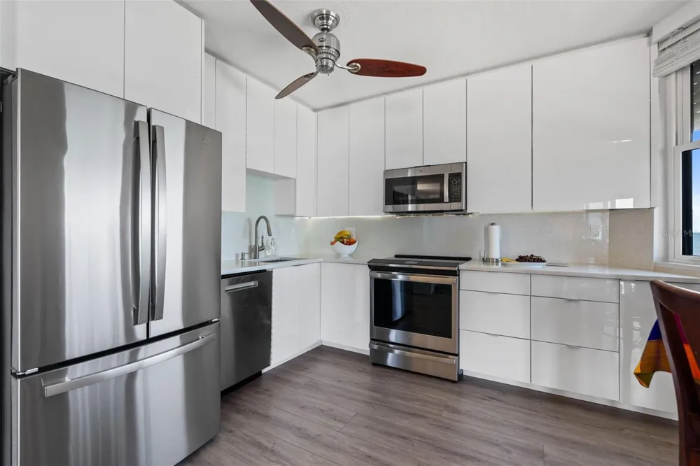 1050 LONGBOAT CLUB ROAD #506 Longboat Key, FL 34228