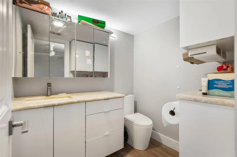 1050 LONGBOAT CLUB ROAD #506 Longboat Key, FL 34228