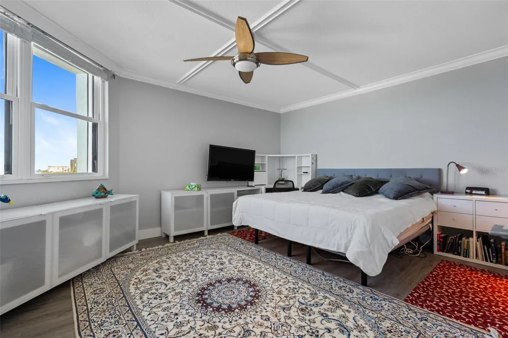 1050 LONGBOAT CLUB ROAD #506 Longboat Key, FL 34228
