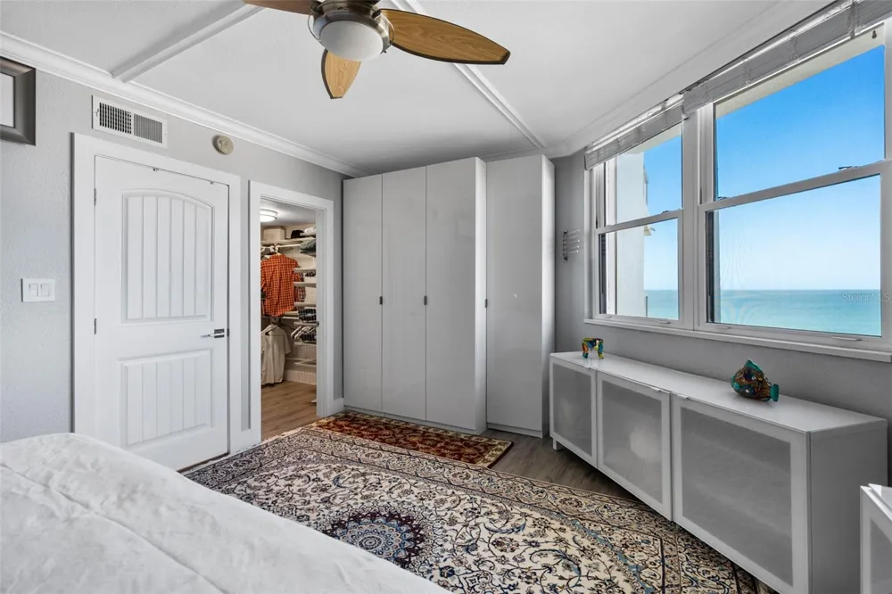 1050 LONGBOAT CLUB ROAD #506 Longboat Key, FL 34228