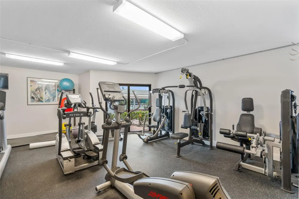1050 LONGBOAT CLUB ROAD #506 Longboat Key, FL 34228
