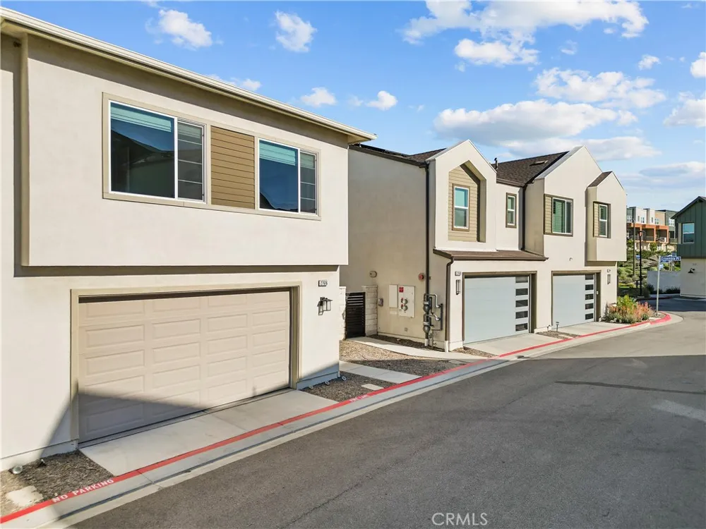 27616 Symphony Place Valencia, CA 91381
