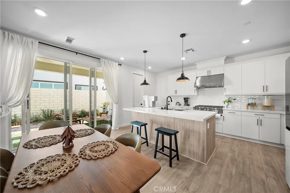 27616 Symphony Place Valencia, CA 91381