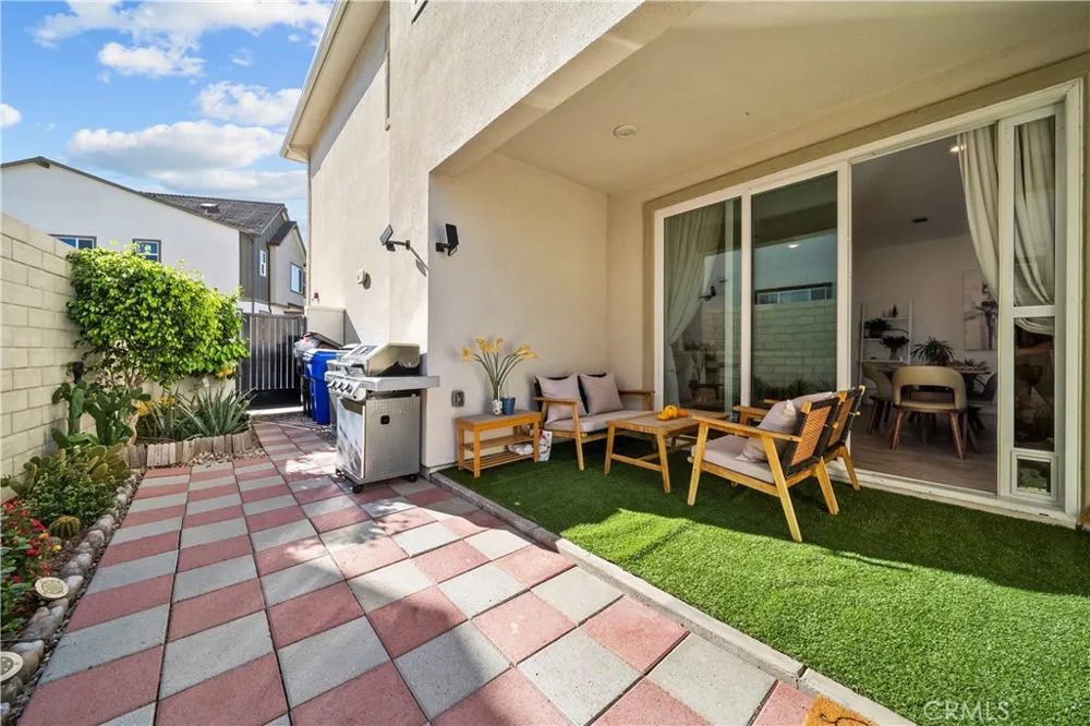 27616 Symphony Place Valencia, CA 91381