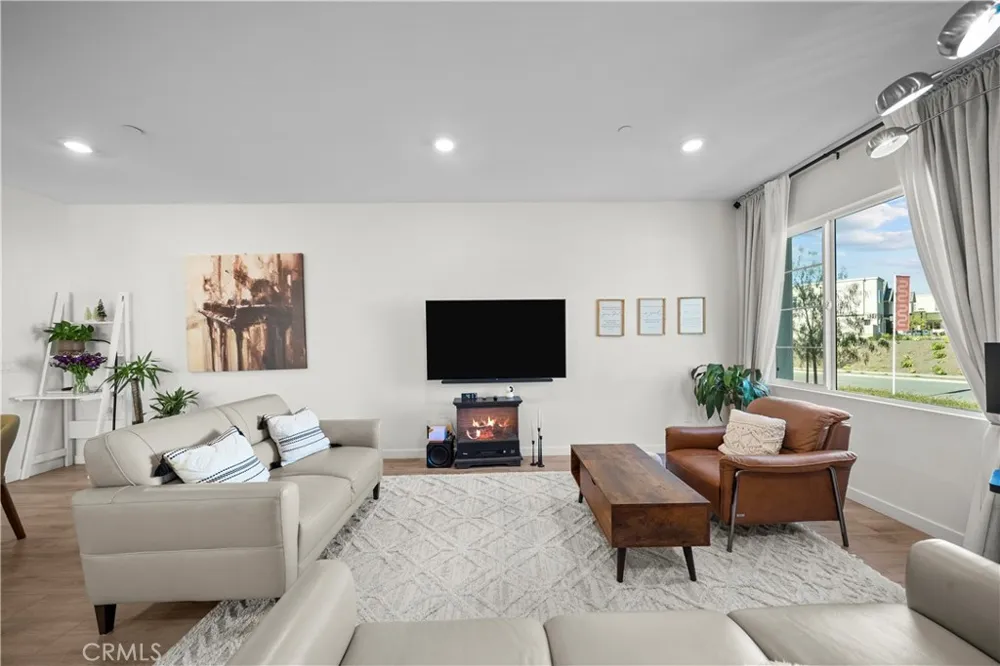 27616 Symphony Place Valencia, CA 91381