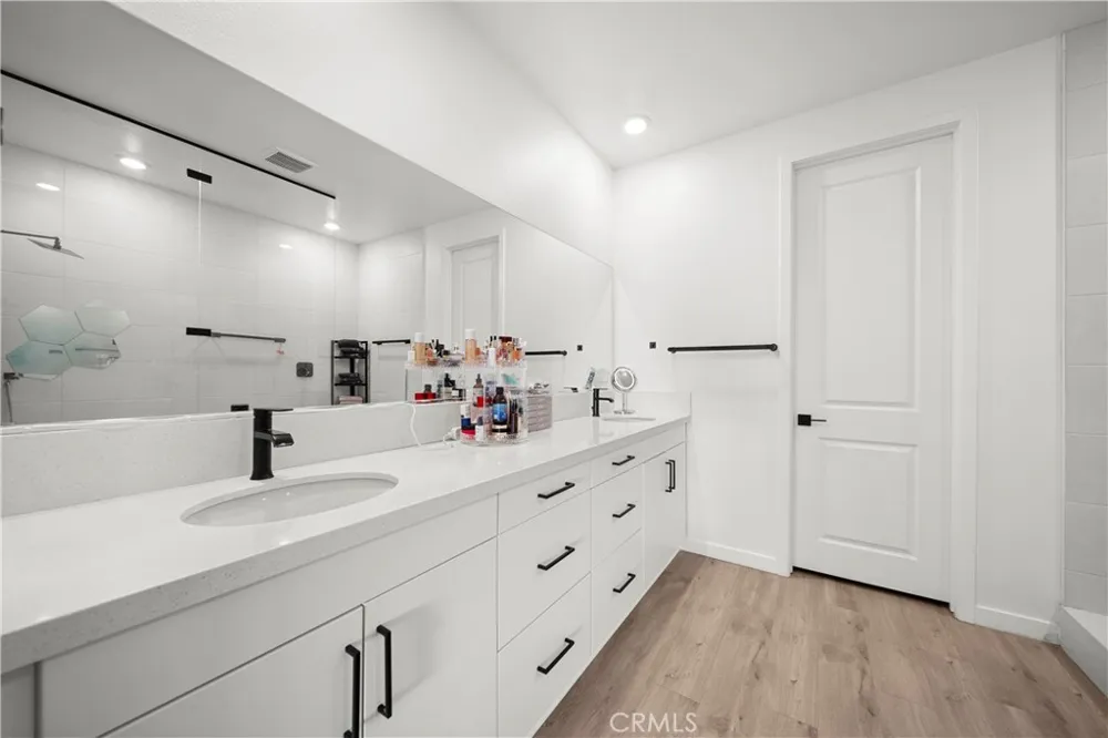 27616 Symphony Place Valencia, CA 91381