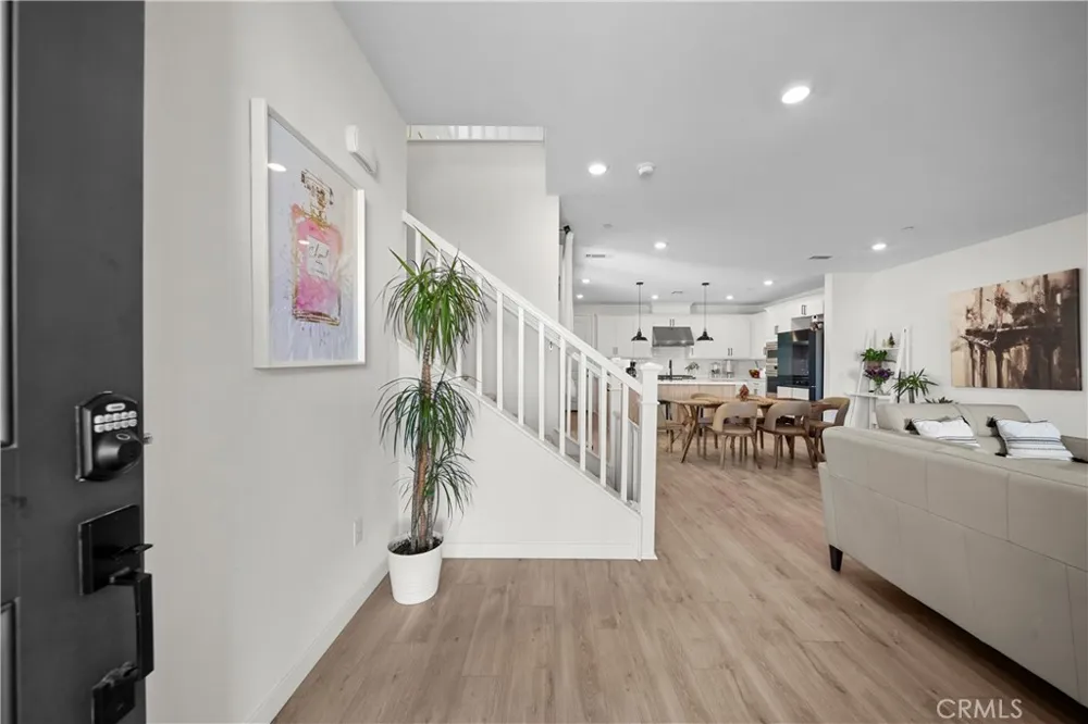 27616 Symphony Place Valencia, CA 91381