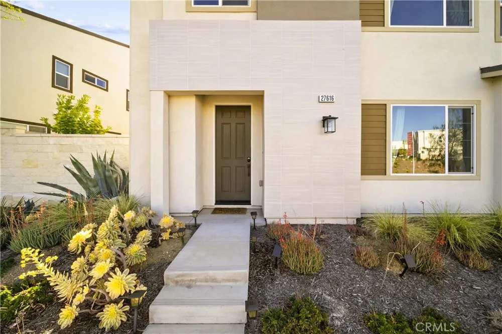 27616 Symphony Place Valencia, CA 91381