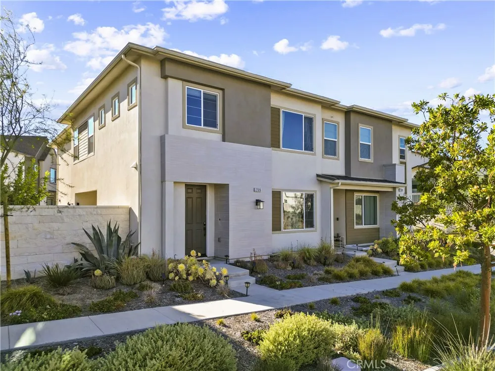 27616 Symphony Place Valencia, CA 91381