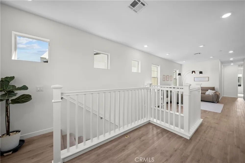 27616 Symphony Place Valencia, CA 91381