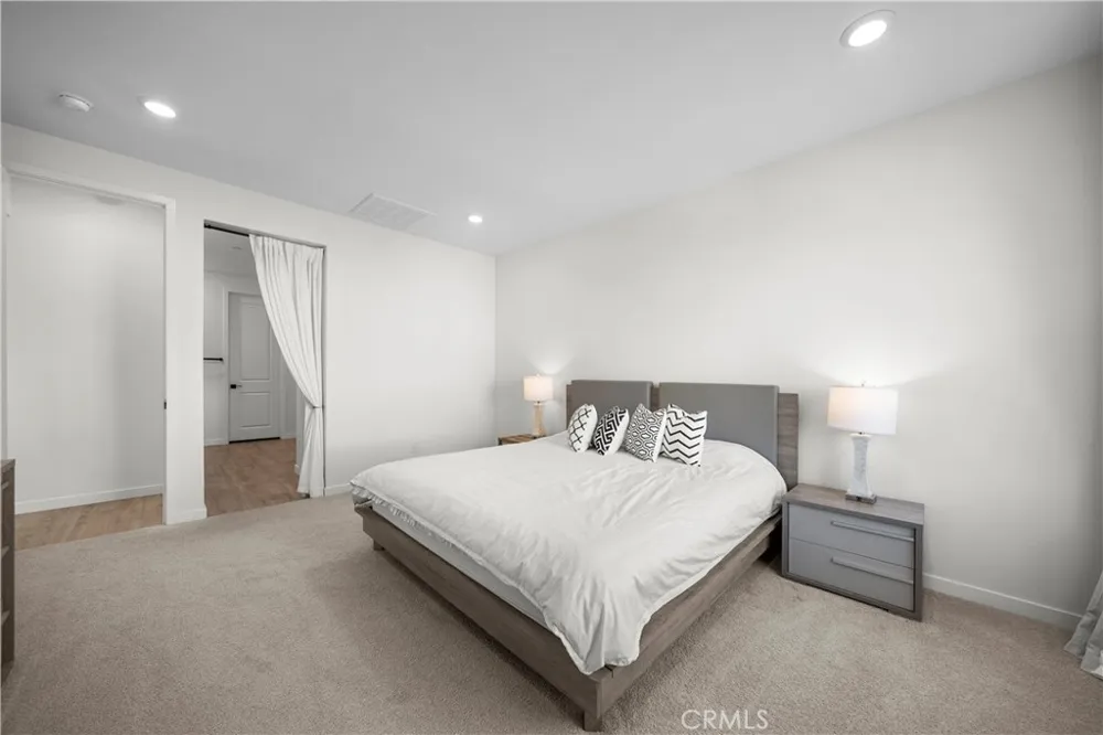 27616 Symphony Place Valencia, CA 91381