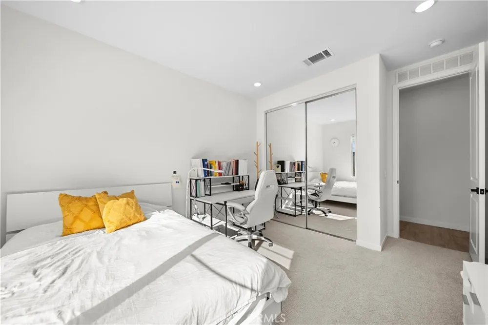 27616 Symphony Place Valencia, CA 91381