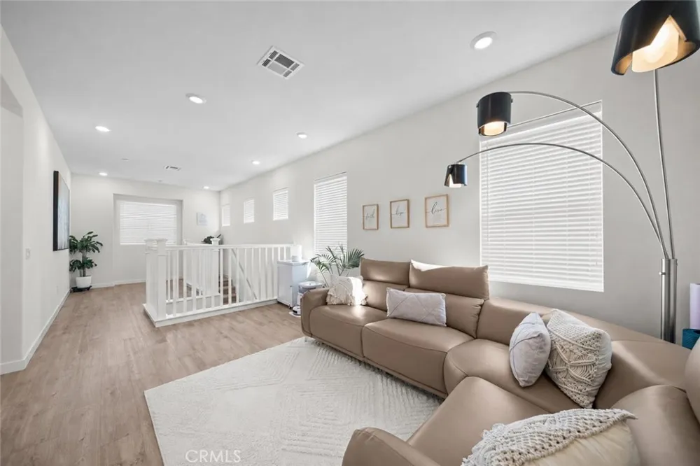27616 Symphony Place Valencia, CA 91381