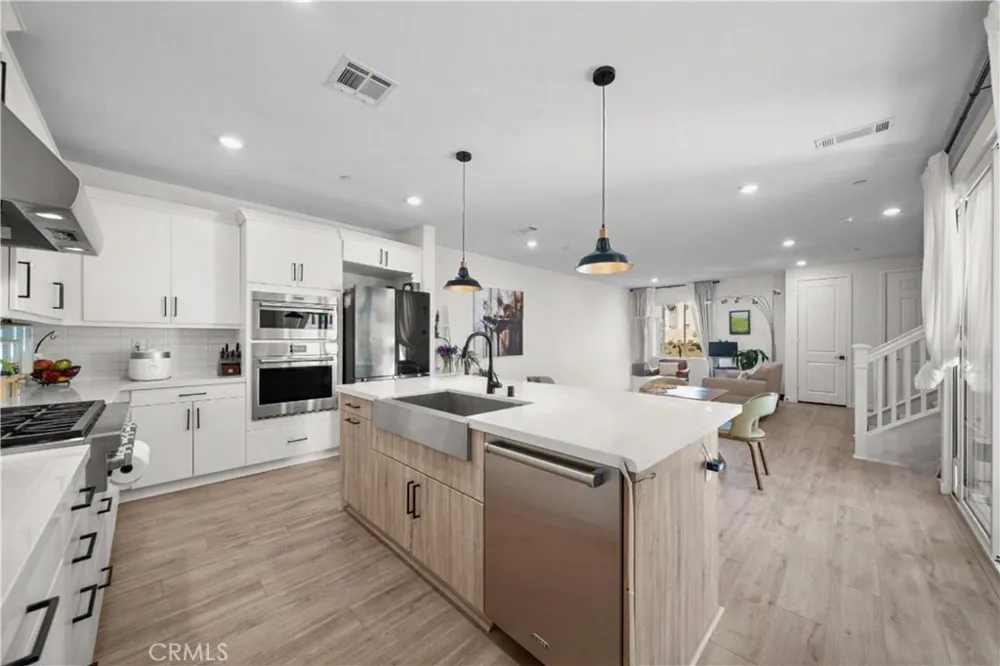 27616 Symphony Place Valencia, CA 91381