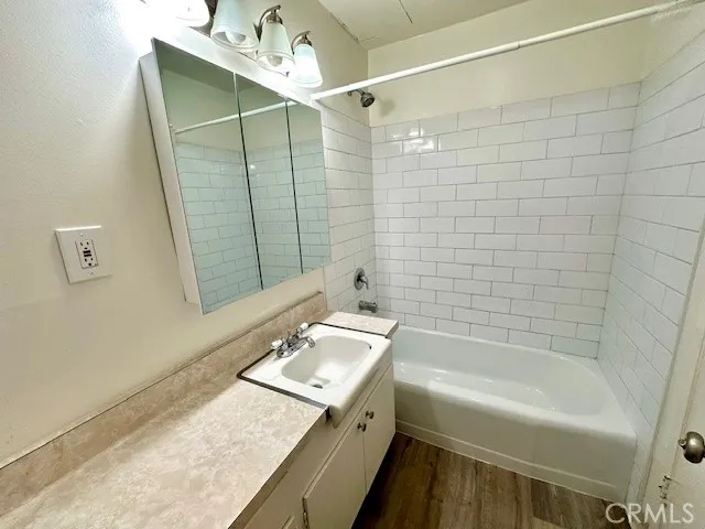 805 Glenway #205 Inglewood, CA 90302