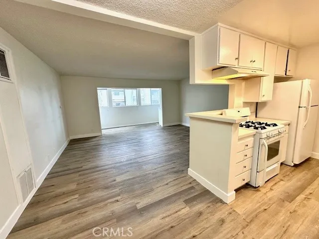 805 Glenway #205 Inglewood, CA 90302