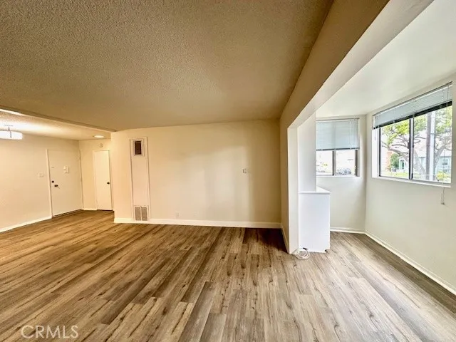 805 Glenway #205 Inglewood, CA 90302