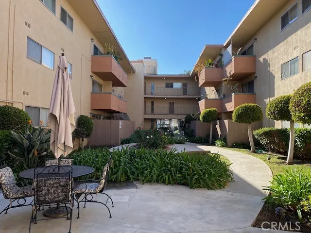 805 Glenway #205 Inglewood, CA 90302
