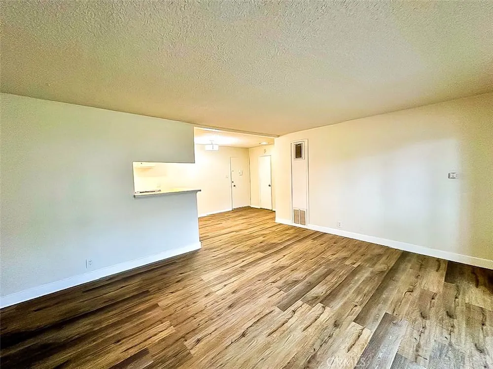 805 Glenway #205 Inglewood, CA 90302