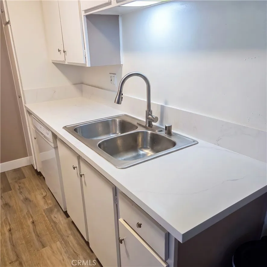 805 Glenway #205 Inglewood, CA 90302
