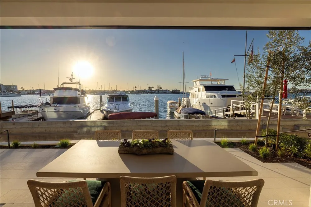 130 S Bay Front Newport Beach, CA 92662