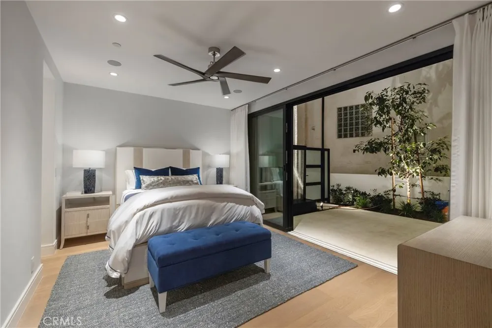 130 S Bay Front Newport Beach, CA 92662