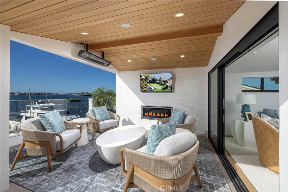130 S Bay Front Newport Beach, CA 92662