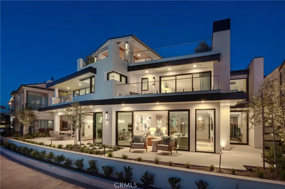 130 S Bay Front Newport Beach, CA 92662