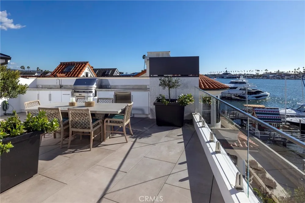 130 S Bay Front Newport Beach, CA 92662