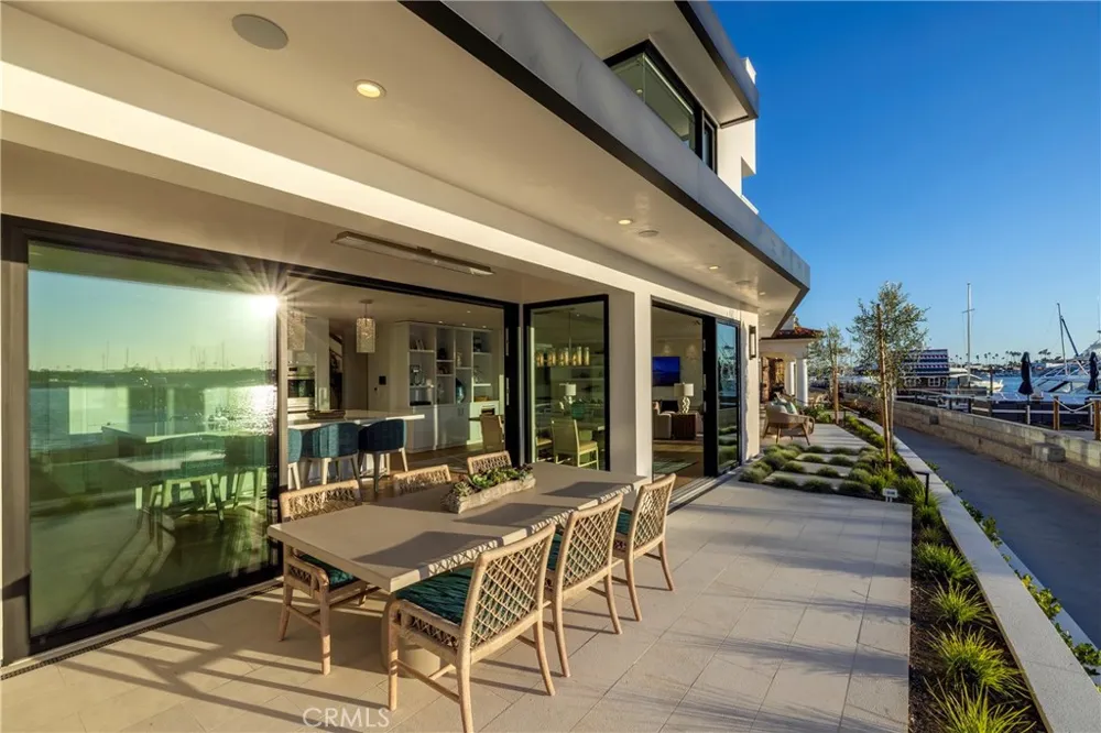 130 S Bay Front Newport Beach, CA 92662