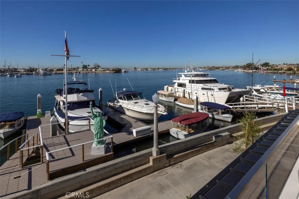 130 S Bay Front Newport Beach, CA 92662