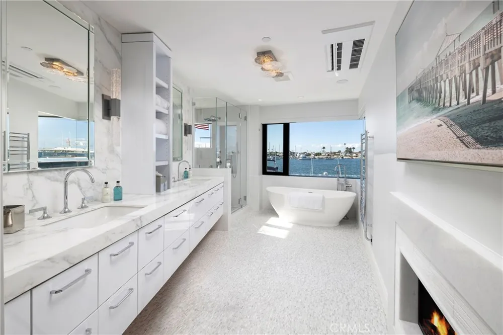 130 S Bay Front Newport Beach, CA 92662