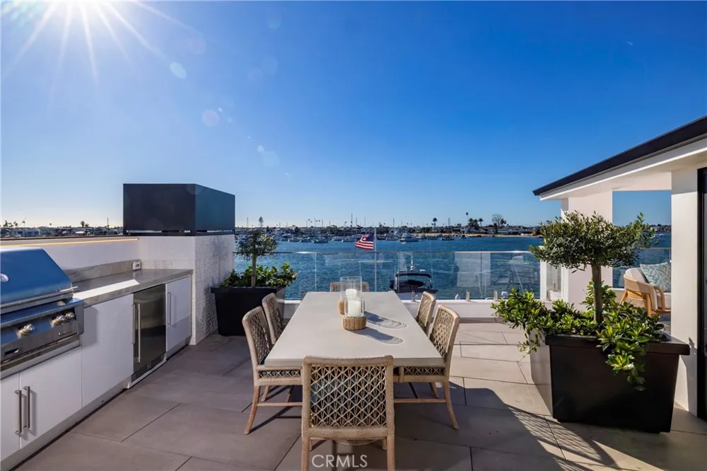 130 S Bay Front Newport Beach, CA 92662