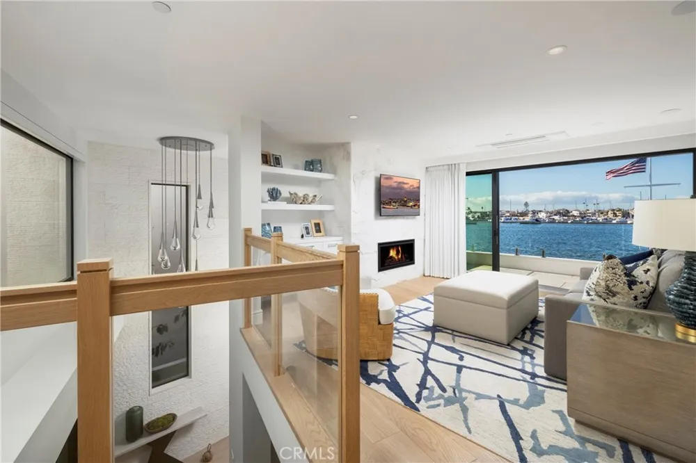 130 S Bay Front Newport Beach, CA 92662