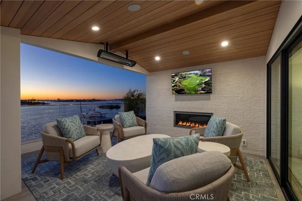 130 S Bay Front Newport Beach, CA 92662