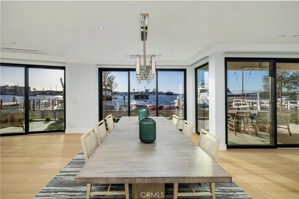 130 S Bay Front Newport Beach, CA 92662