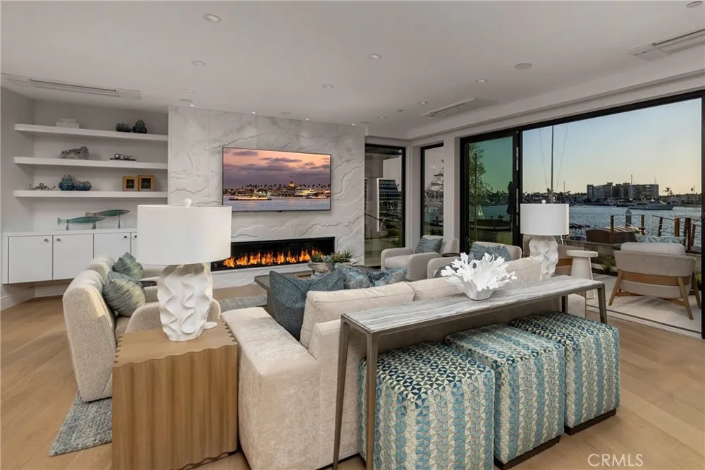 130 S Bay Front Newport Beach, CA 92662