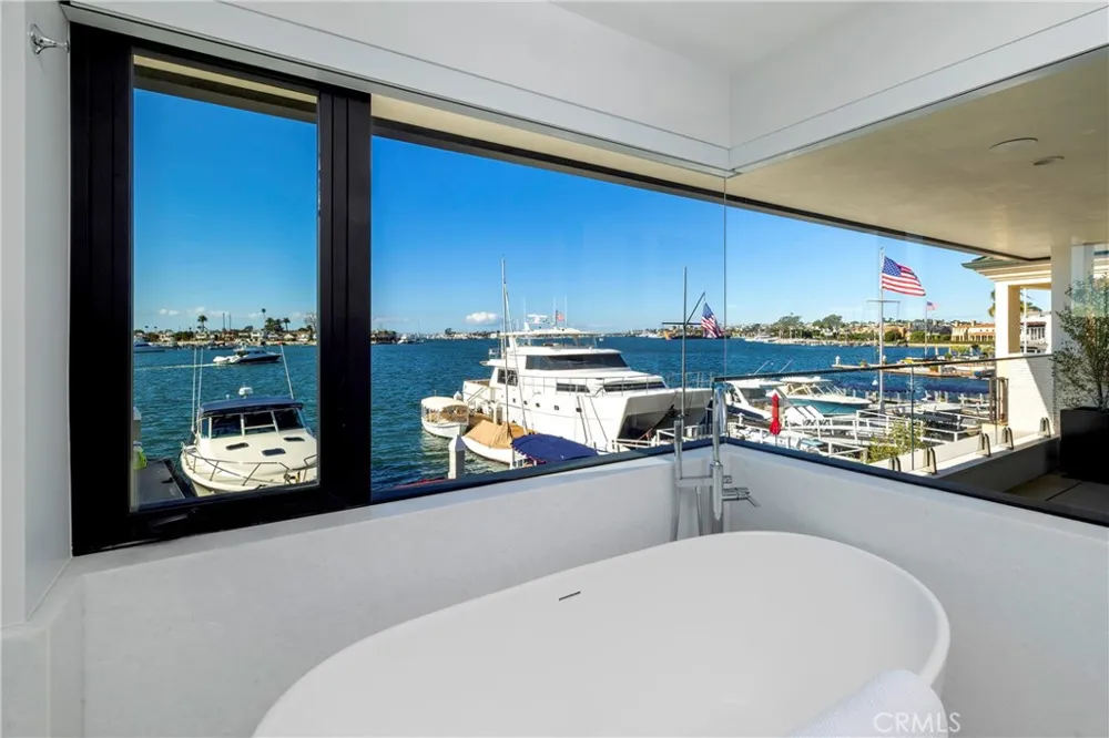 130 S Bay Front Newport Beach, CA 92662