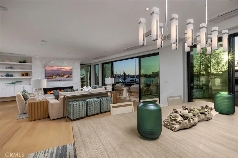 130 S Bay Front Newport Beach, CA 92662