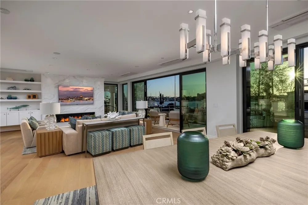 130 S Bay Front Newport Beach, CA 92662