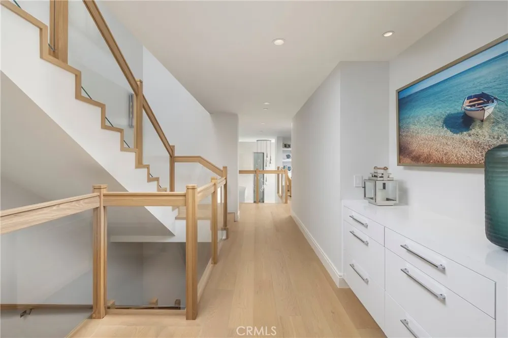 130 S Bay Front Newport Beach, CA 92662
