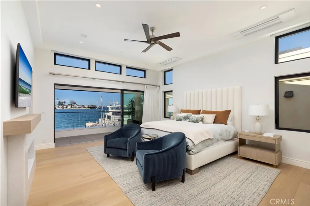 130 S Bay Front Newport Beach, CA 92662
