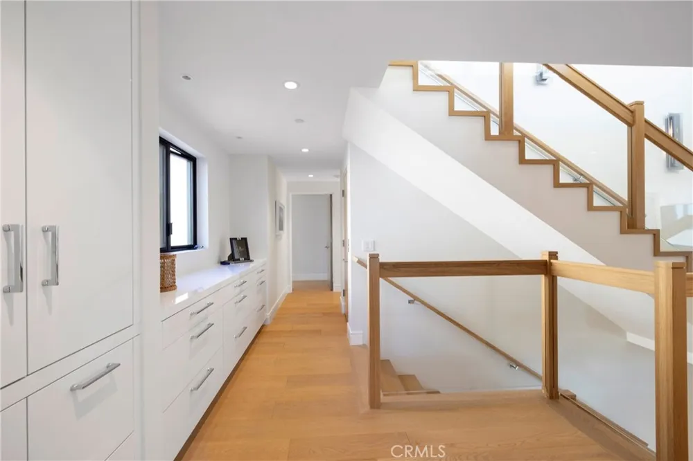 130 S Bay Front Newport Beach, CA 92662